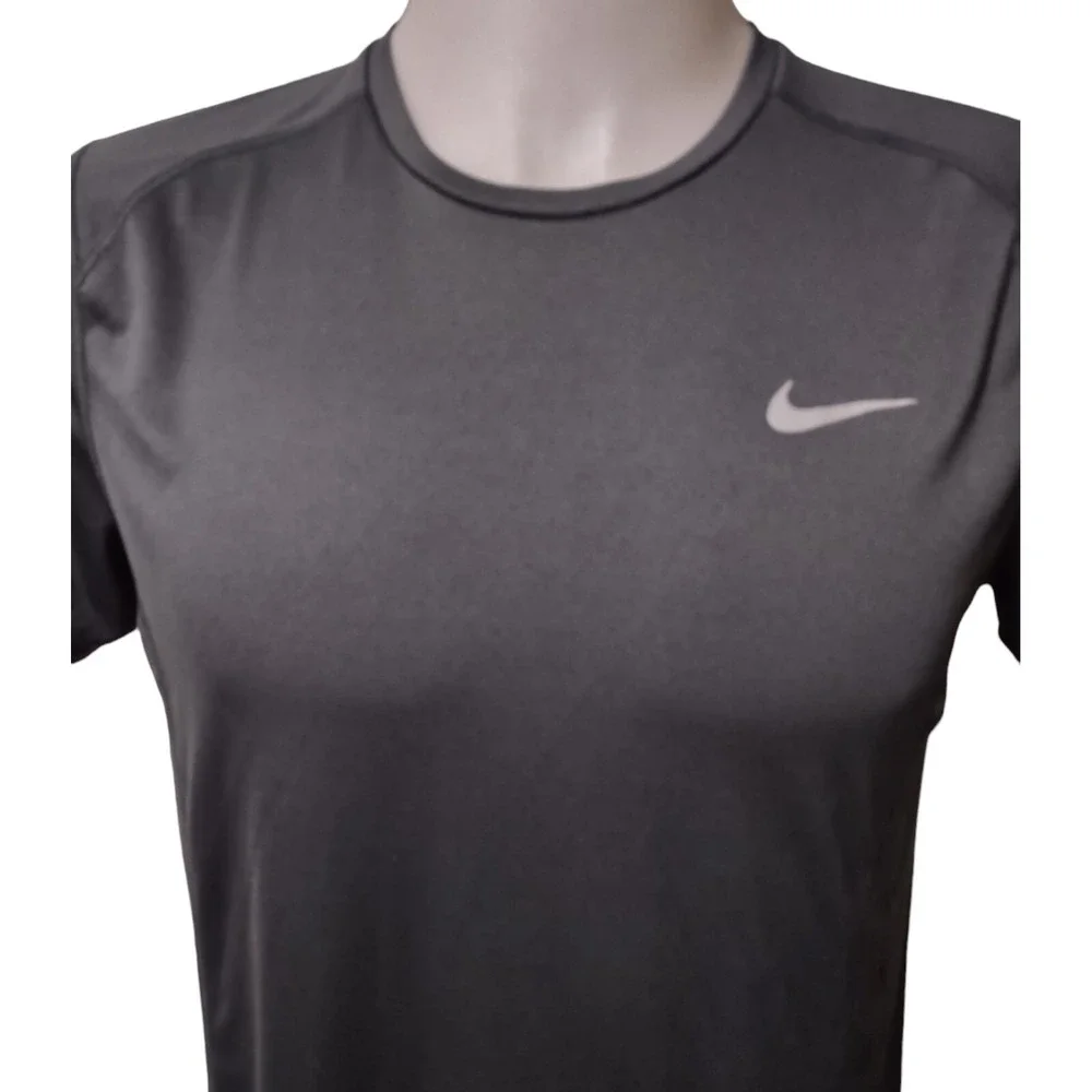 Nike Dri-Fit Shirt Men's Size Medium Logo‎ Nike Running Safety Reflective Strip